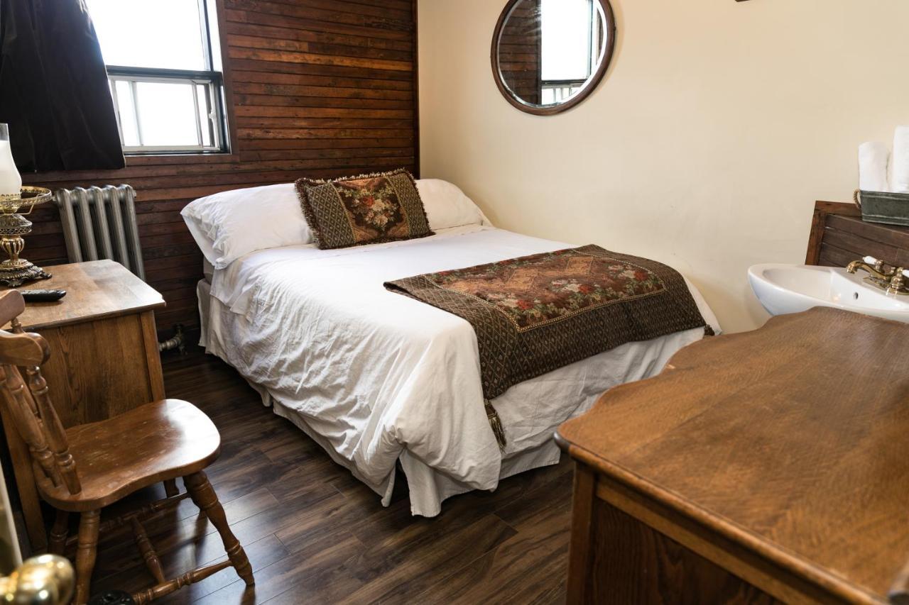 The Cochrane Rockyview Hotel المظهر الخارجي الصورة